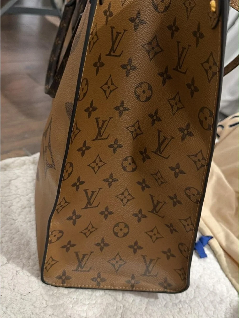 Louis Vuitton Brown Monogram Onthego Tote GM - Picture 13 of 16